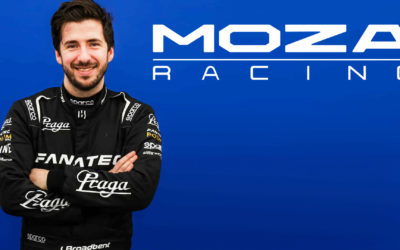 Jimmy Broadbent går samman med MOZA Racing: ett hisnande samarbete som garanterat kommer att ge spänning!
